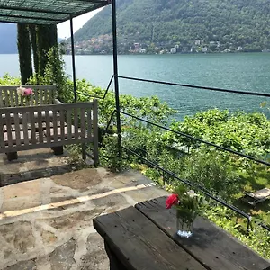 Casa Castagna , Nesso Italia